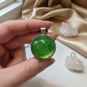 Elegant Green Pendant Necklace